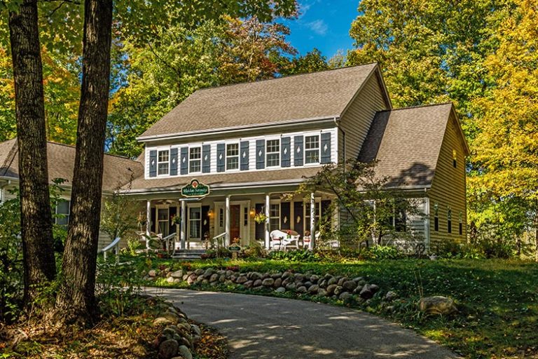 Luxury Kettle Moraine Bed and BreakfastHidden Serenity B&B