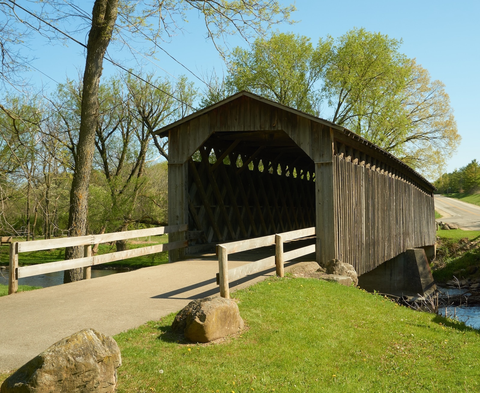 One of the best things to do in Cedarburg, WI is to check out the covered bridge in Covered Bridge Park. 